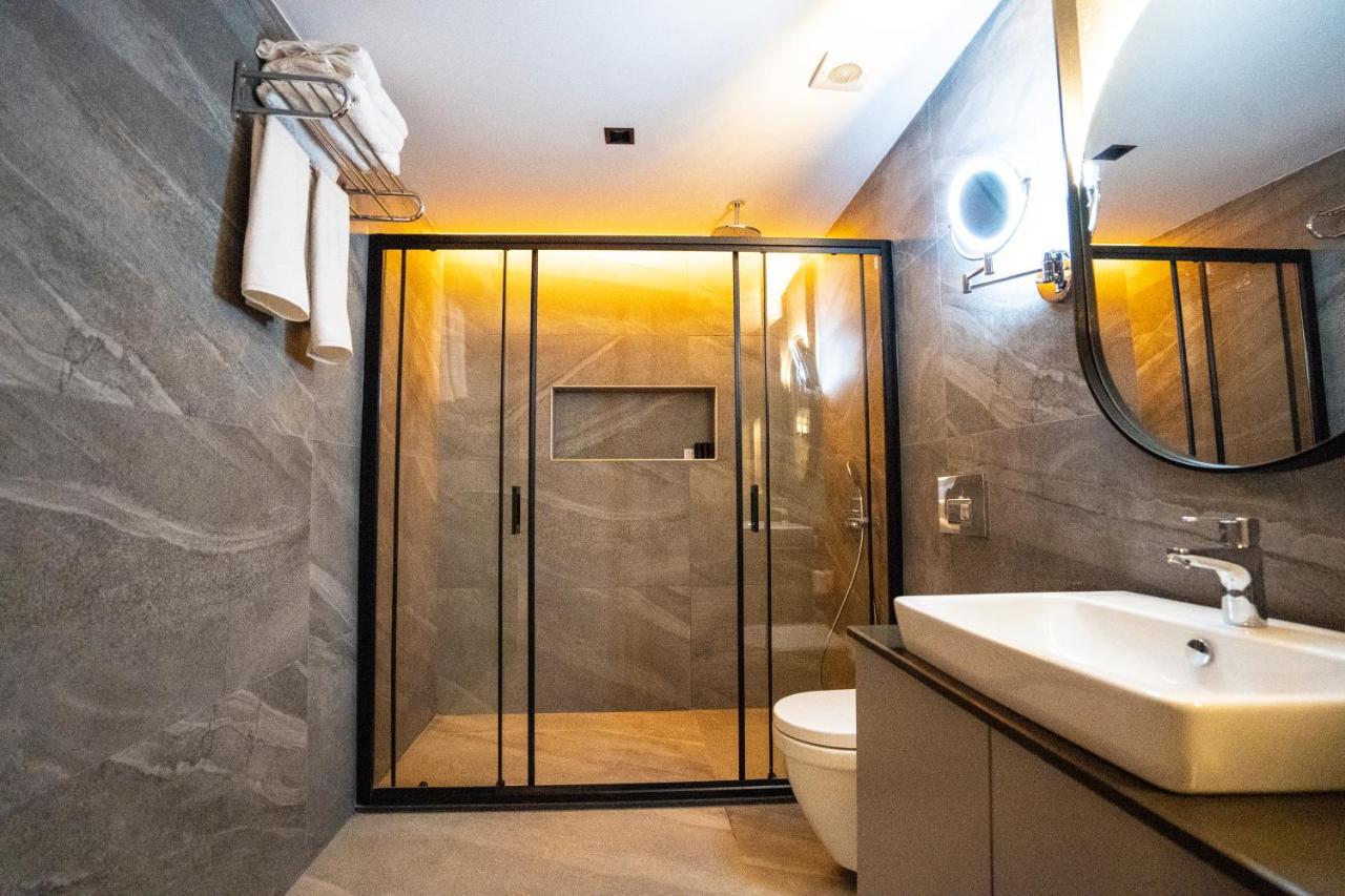 King Deluxe Room with Jacuzzi,1296991183:JPEG